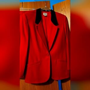 Ladies Wool Jacket and matching Skirt. Size 12